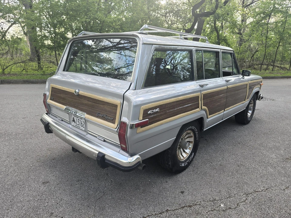 1987 Jeep SJ Grand Wagoneer - Image 7 of 31