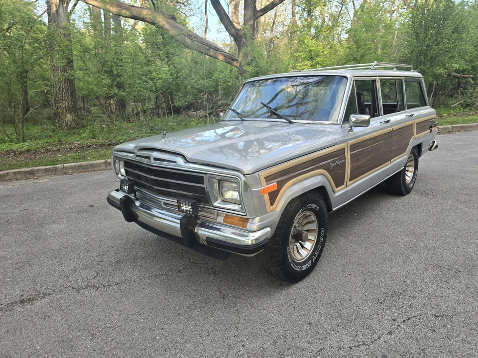 1987 Jeep SJ Grand Wagoneer - Image 3 of 31