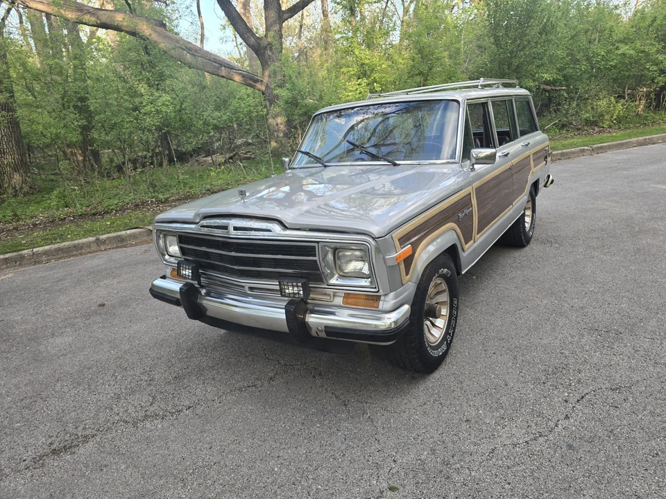 1987 Jeep SJ Grand Wagoneer - Image 2 of 31