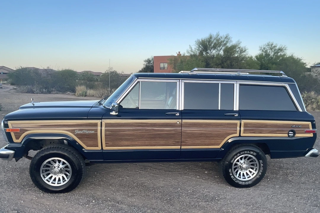1987 Jeep SJ Grand Wagoneer - Image 16 of 31