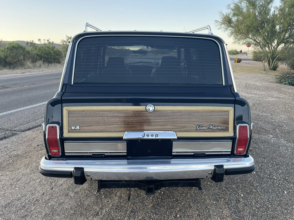 1987 Jeep SJ Grand Wagoneer - Image 13 of 31
