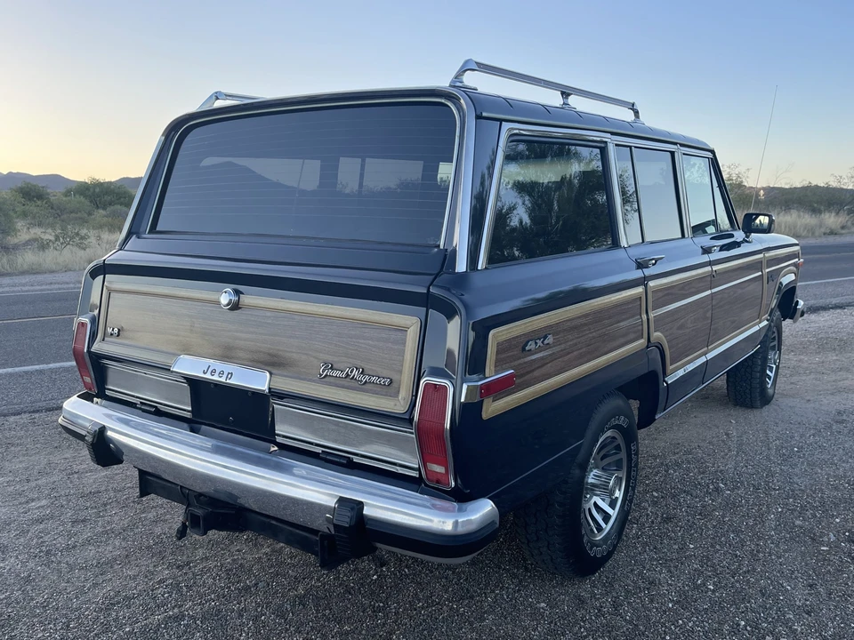 1987 Jeep SJ Grand Wagoneer - Image 12 of 31