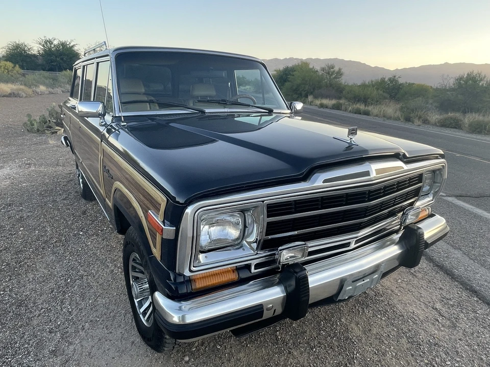 1987 Jeep SJ Grand Wagoneer - Image 5 of 31