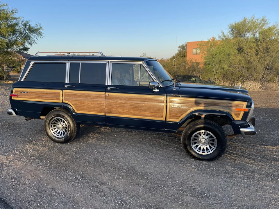 1987 Jeep SJ Grand Wagoneer - Image 7 of 31
