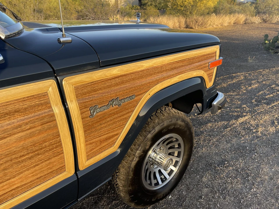 1987 Jeep SJ Grand Wagoneer - Image 23 of 31