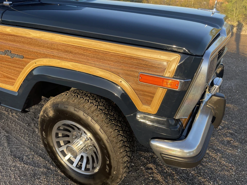 1987 Jeep SJ Grand Wagoneer - Image 19 of 31