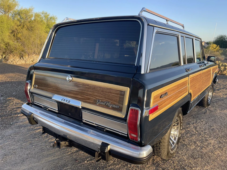 1987 Jeep SJ Grand Wagoneer - Image 11 of 31