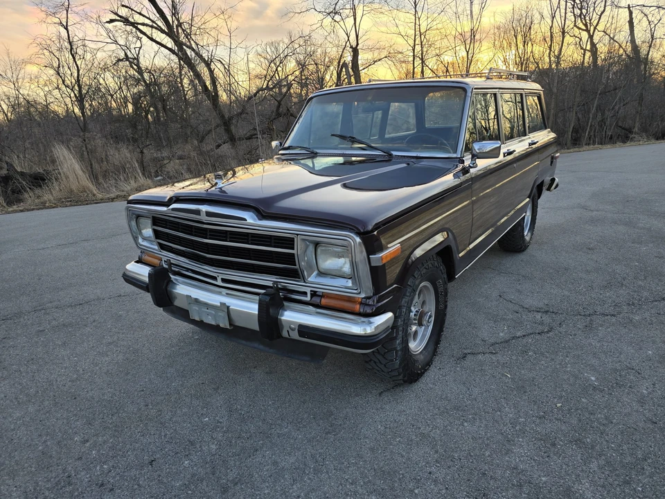 1987 Jeep SJ Grand Wagoneer - Image 5 of 31