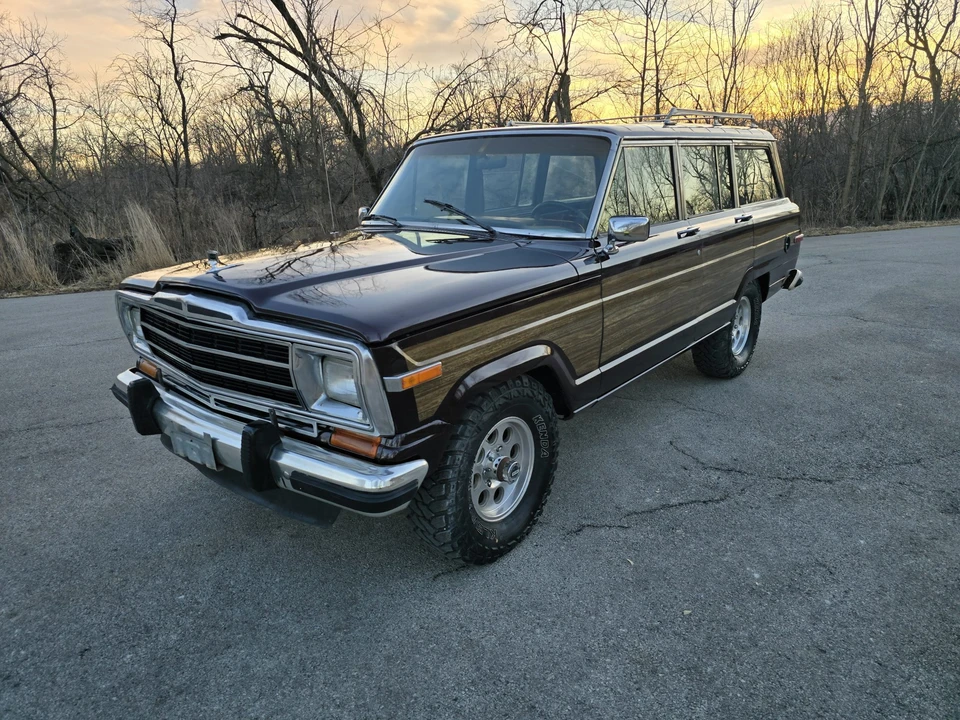 1987 Jeep SJ Grand Wagoneer - Image 4 of 31