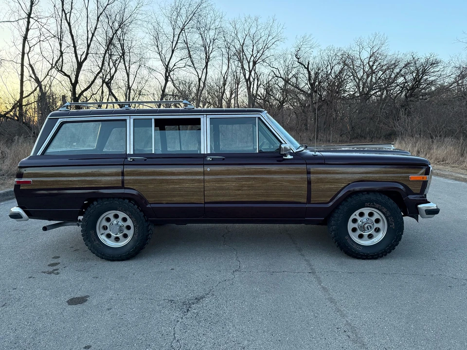 1987 Jeep SJ Grand Wagoneer - Image 18 of 31