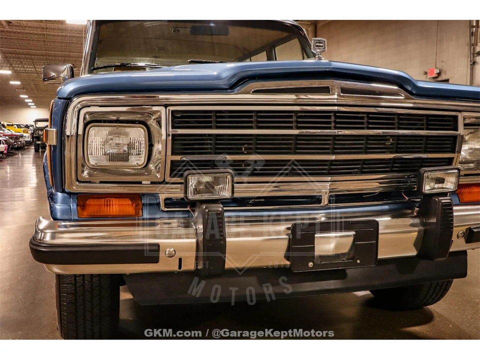 1987 Jeep SJ Grand Wagoneer - Image 18 of 31