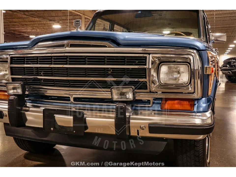 1987 Jeep SJ Grand Wagoneer - Image 19 of 31