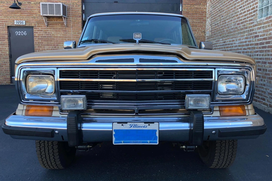 1987 Jeep SJ Grand Wagoneer - Image 2 of 31