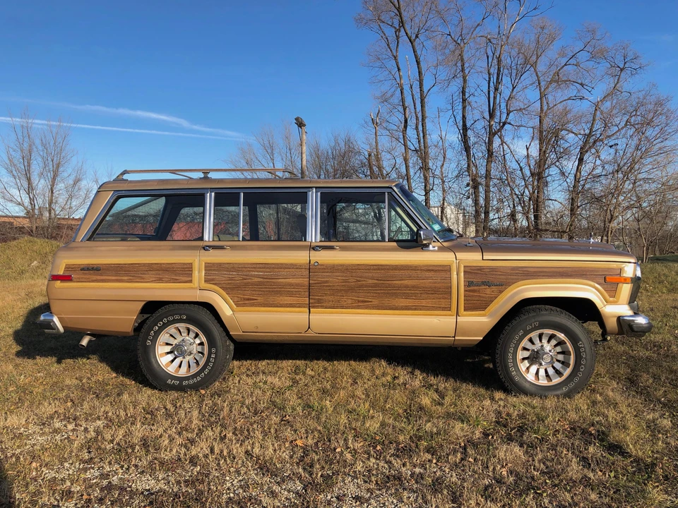 1987 Jeep SJ Grand Wagoneer - Image 25 of 31