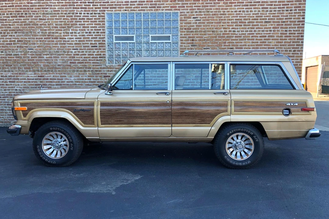 1987 Jeep SJ Grand Wagoneer - Image 3 of 31