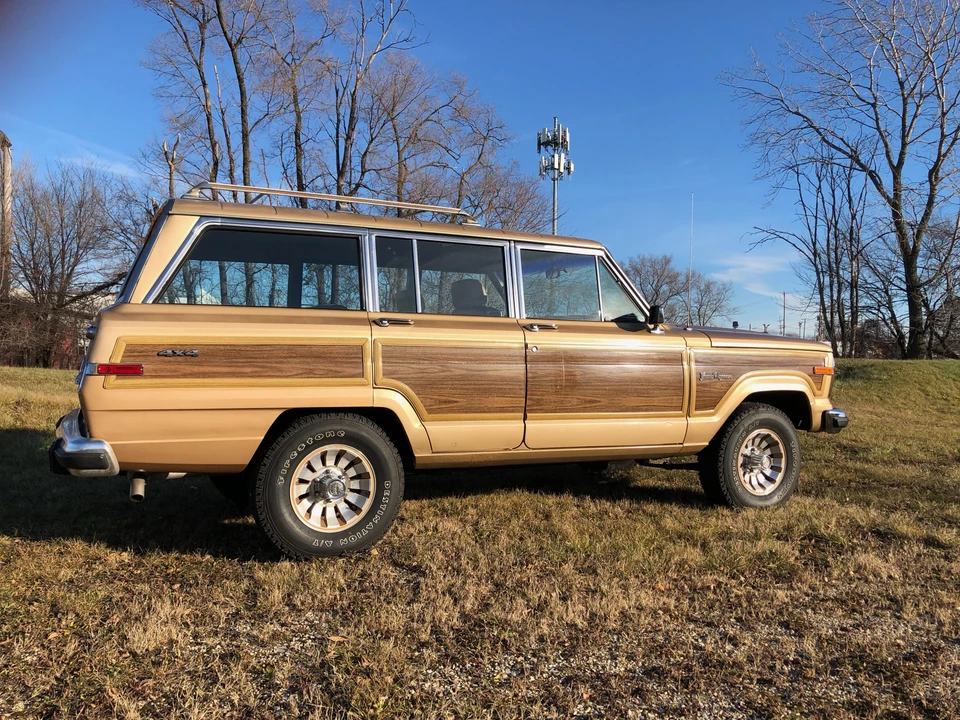 1987 Jeep SJ Grand Wagoneer - Image 22 of 31