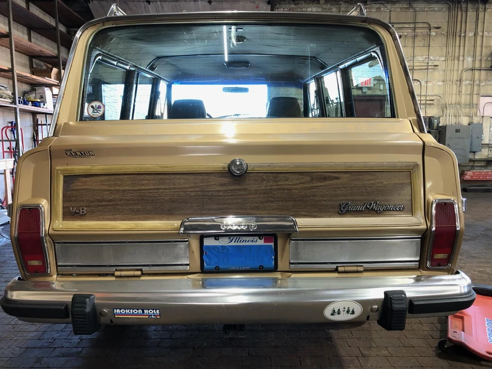 1987 Jeep SJ Grand Wagoneer - Image 5 of 31