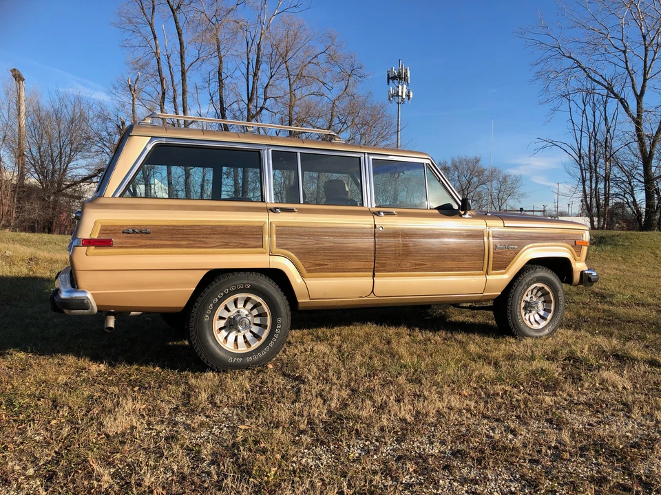 1987 Jeep SJ Grand Wagoneer - Image 21 of 31