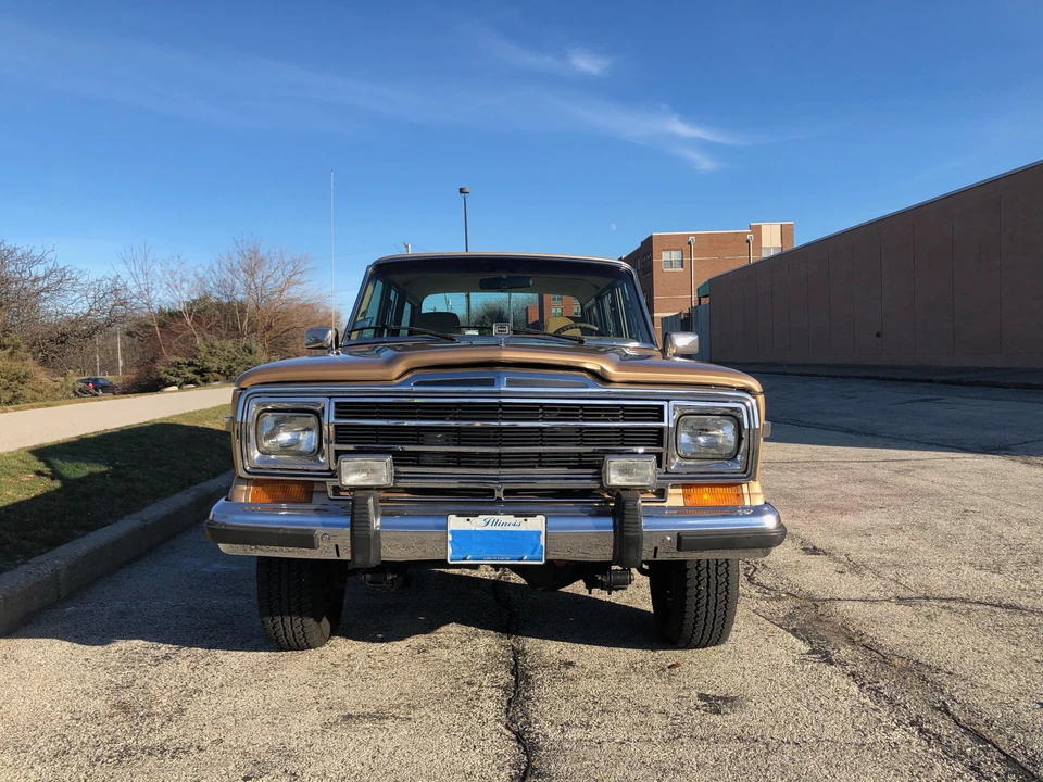 1987 Jeep SJ Grand Wagoneer - Image 6 of 31