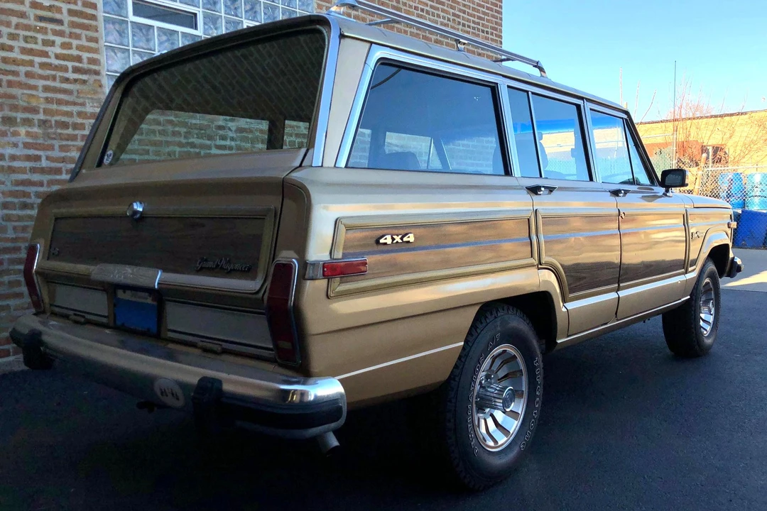 1987 Jeep SJ Grand Wagoneer - Image 20 of 31