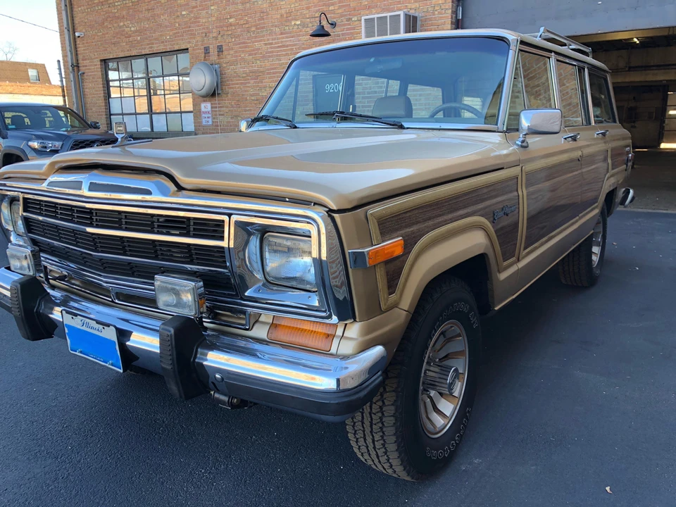 1987 Jeep SJ Grand Wagoneer - Image 8 of 31