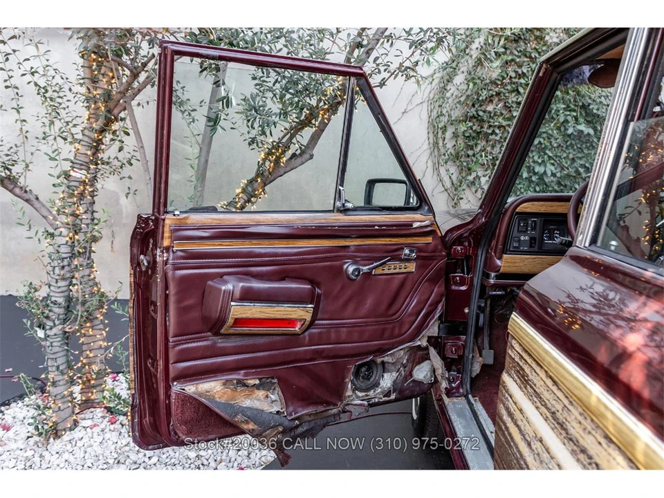 1987 Jeep SJ Grand Wagoneer - Image 14 of 31