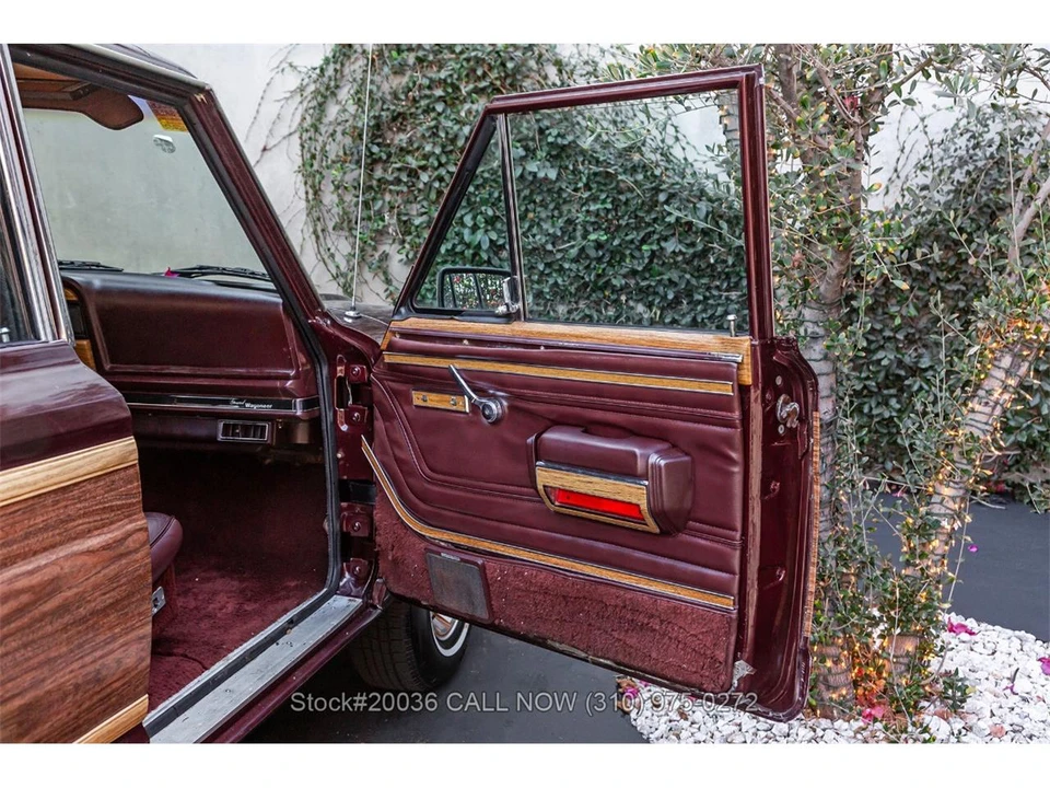 1987 Jeep SJ Grand Wagoneer - Image 24 of 31