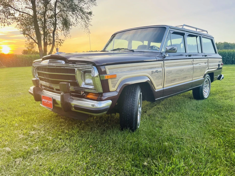 1987 Jeep SJ Grand Wagoneer - Image 6 of 31