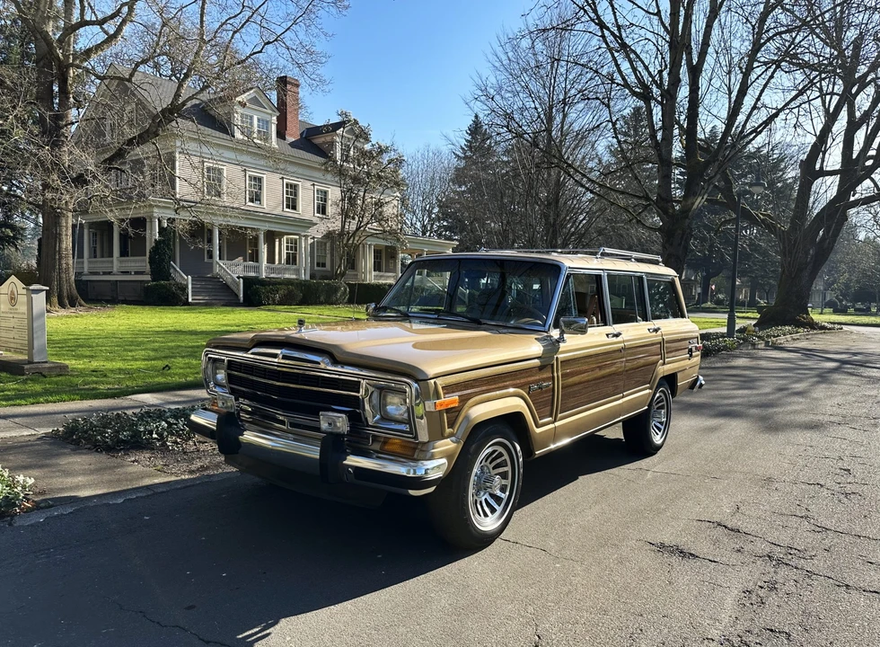 1987 Jeep SJ Grand Wagoneer - Image 5 of 31