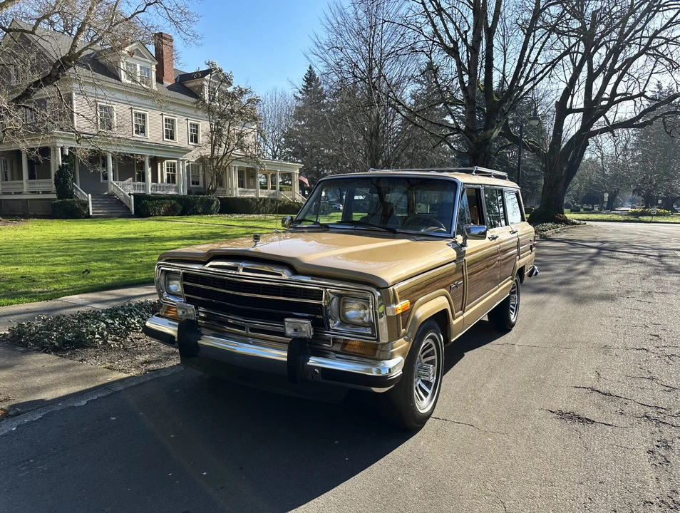 1987 Jeep SJ Grand Wagoneer - Image 4 of 31