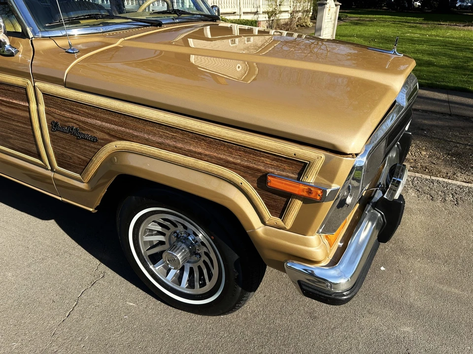 1987 Jeep SJ Grand Wagoneer - Image 21 of 31