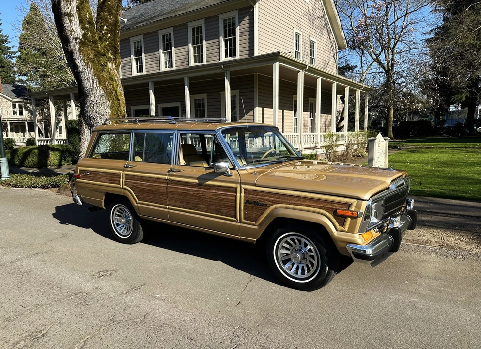 1987 Jeep SJ Grand Wagoneer - Image 2 of 31