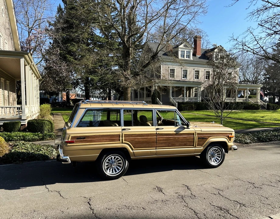 1987 Jeep SJ Grand Wagoneer - Image 12 of 31