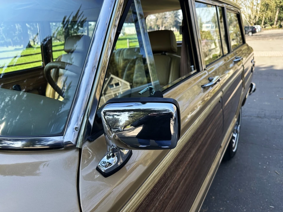 1987 Jeep SJ Grand Wagoneer - Image 22 of 31