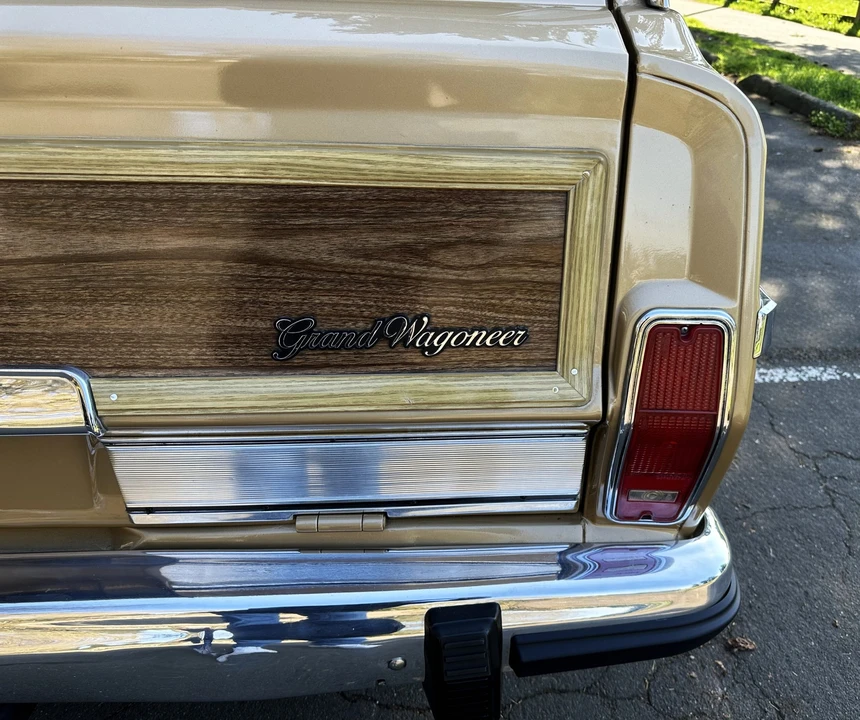 1987 Jeep SJ Grand Wagoneer - Image 18 of 31