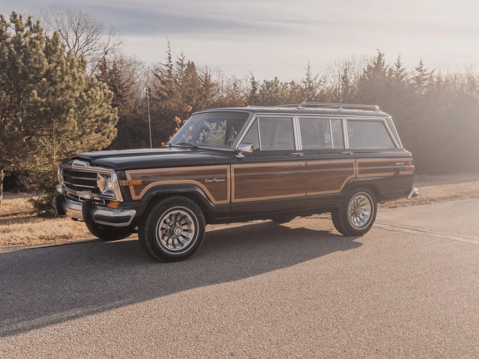 1987 Jeep SJ Grand Wagoneer - Image 7 of 31