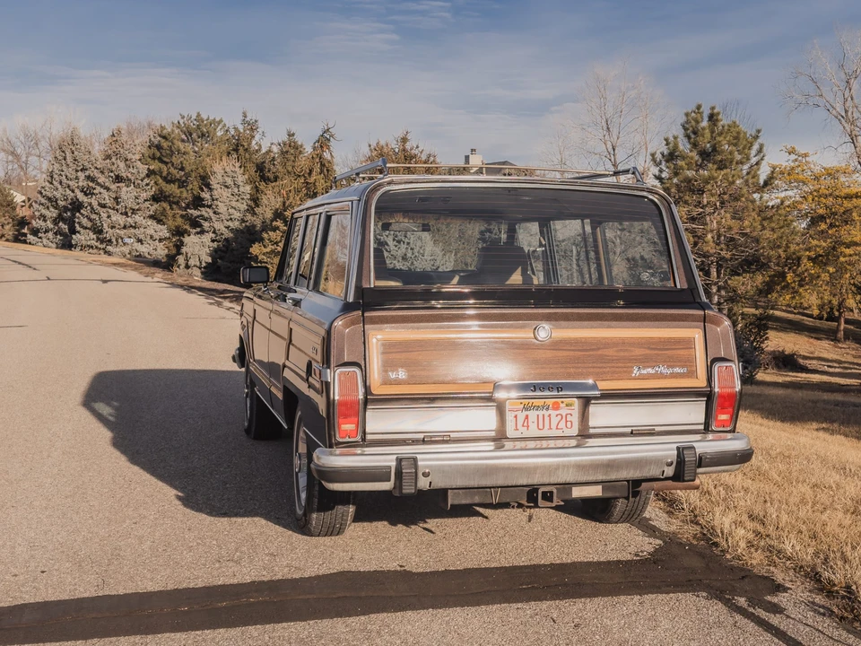 1987 Jeep SJ Grand Wagoneer - Image 18 of 31