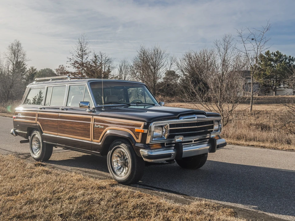 1987 Jeep SJ Grand Wagoneer - Image 26 of 31