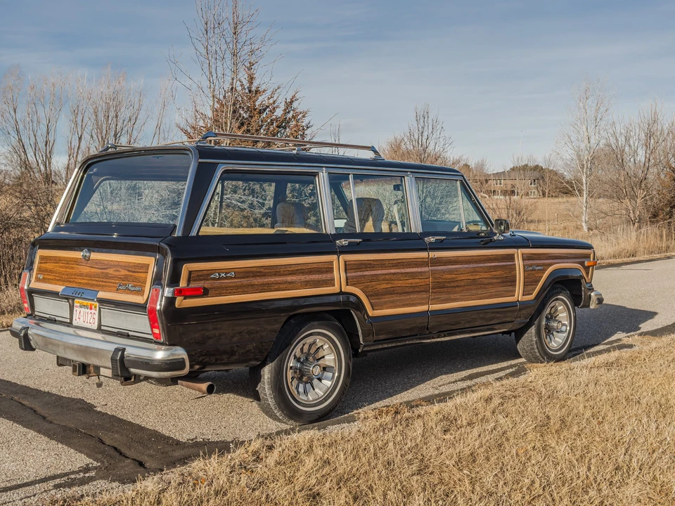 1987 Jeep SJ Grand Wagoneer - Image 21 of 31
