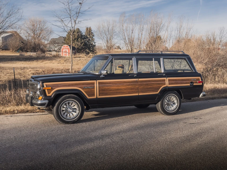 1987 Jeep SJ Grand Wagoneer - Image 8 of 31