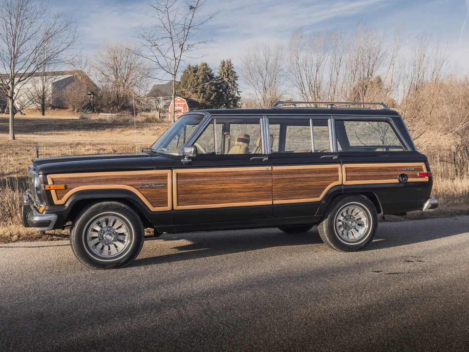 1987 Jeep SJ Grand Wagoneer - Image 10 of 31