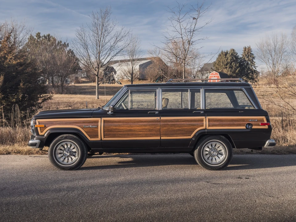1987 Jeep SJ Grand Wagoneer - Image 11 of 31