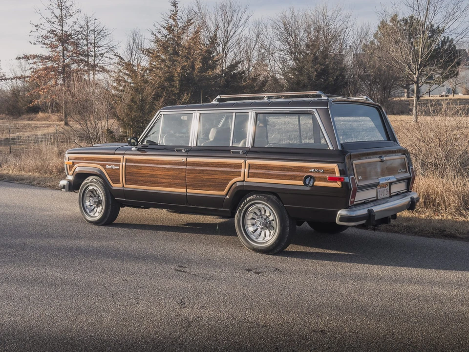 1987 Jeep SJ Grand Wagoneer - Image 15 of 31