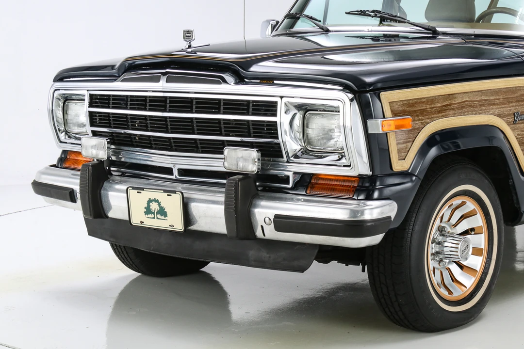 1987 Jeep SJ Grand Wagoneer - Image 13 of 31
