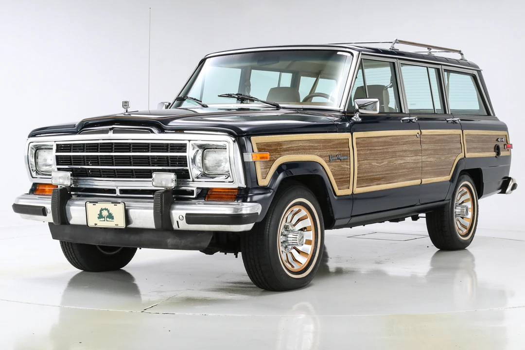 1987 Jeep SJ Grand Wagoneer - Image 9 of 31