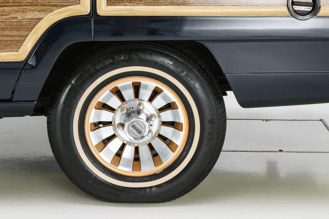 1987 Jeep SJ Grand Wagoneer - Image 28 of 31