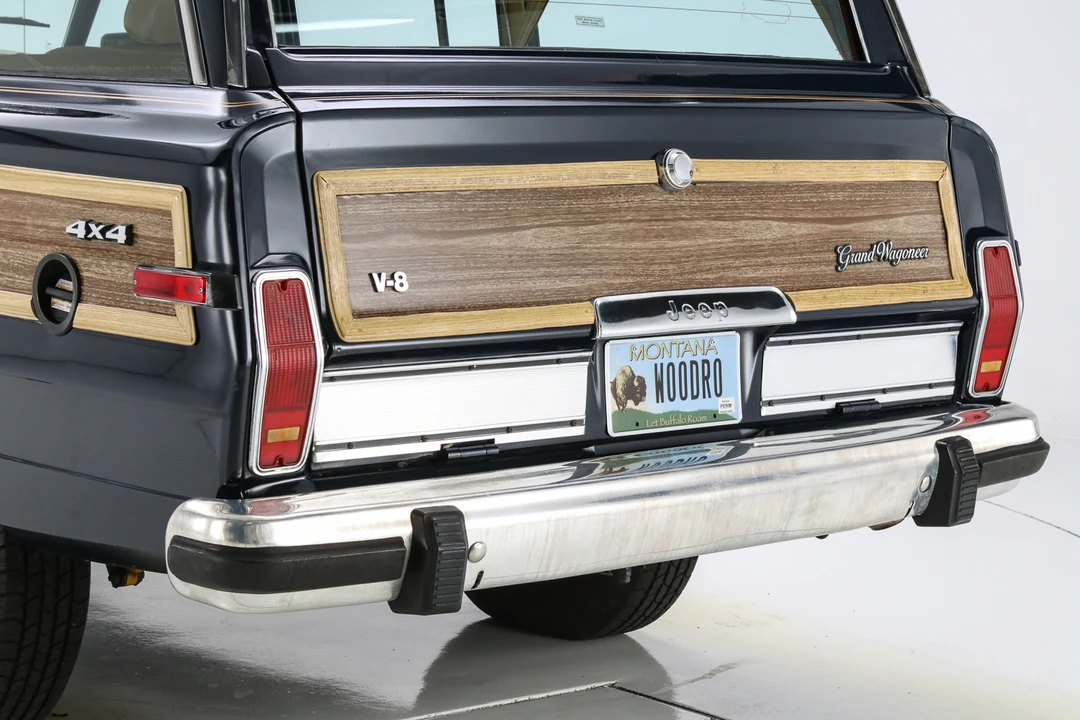 1987 Jeep SJ Grand Wagoneer - Image 16 of 31