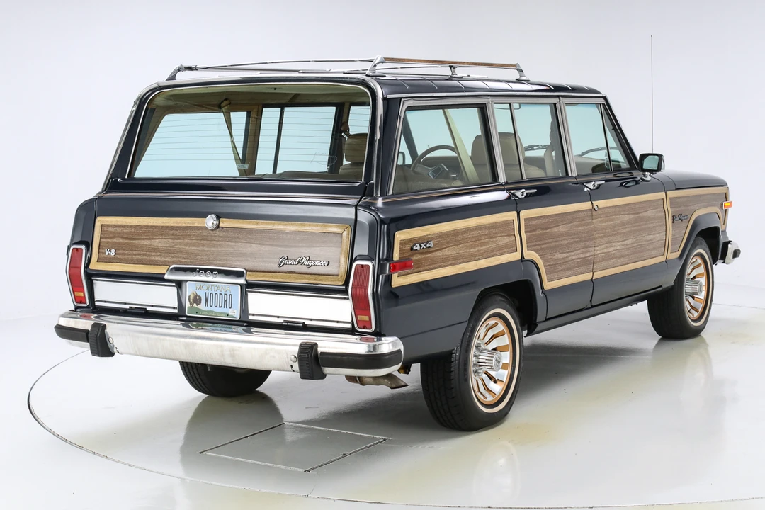 1987 Jeep SJ Grand Wagoneer - Image 5 of 31