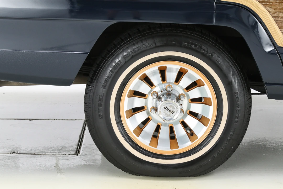 1987 Jeep SJ Grand Wagoneer - Image 29 of 31