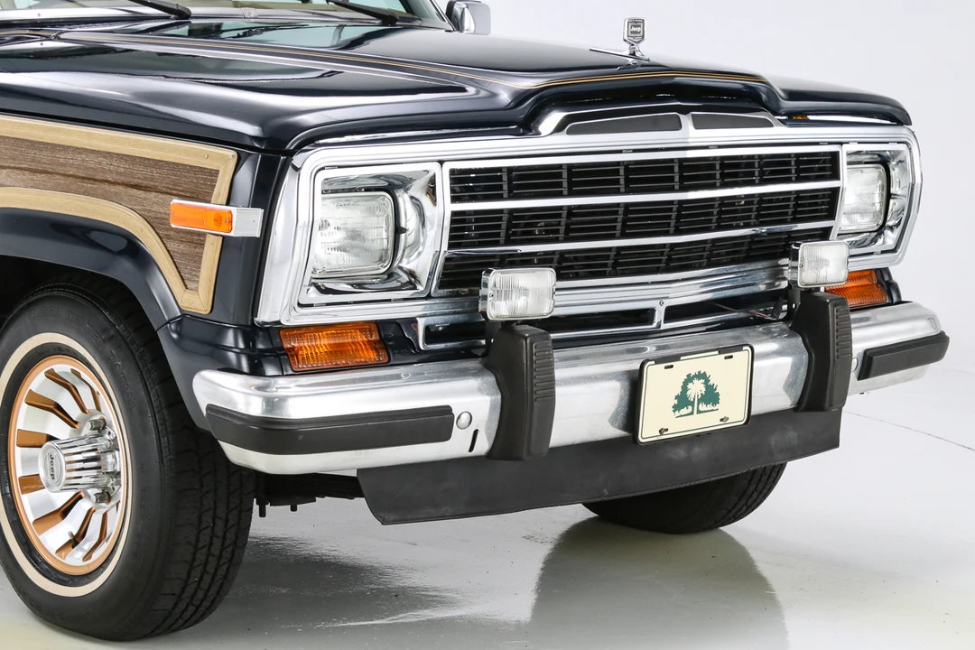 1987 Jeep SJ Grand Wagoneer - Image 12 of 31